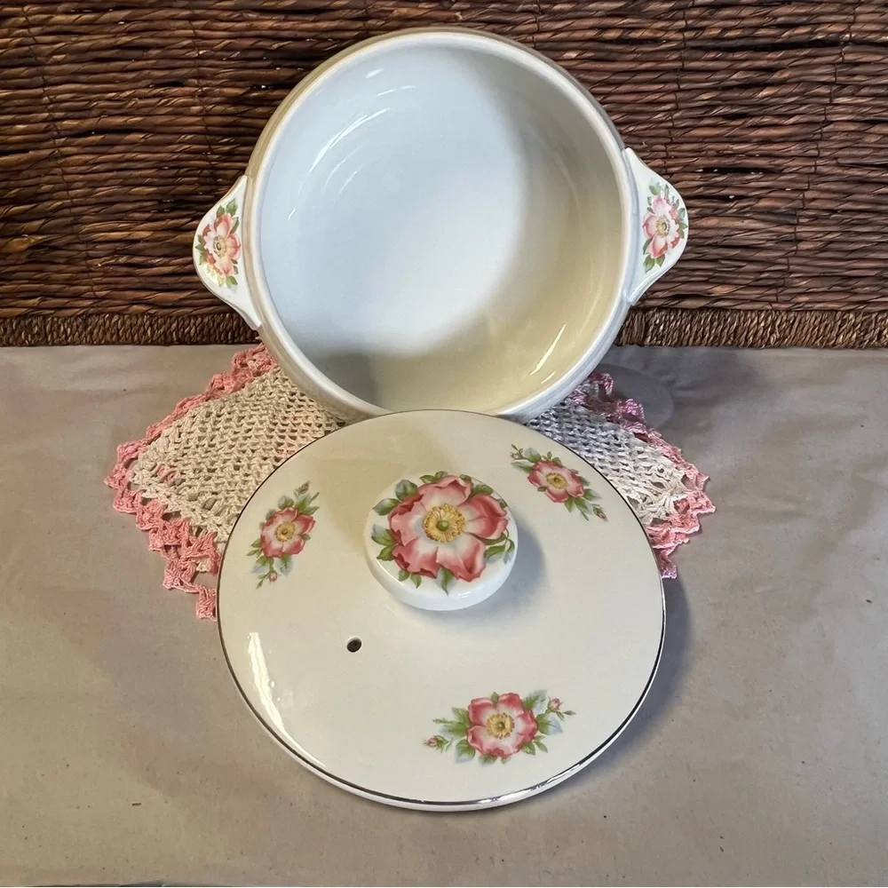 Halls Superior Quality Kitchenware Rose White Casserole Dish Circa 1945